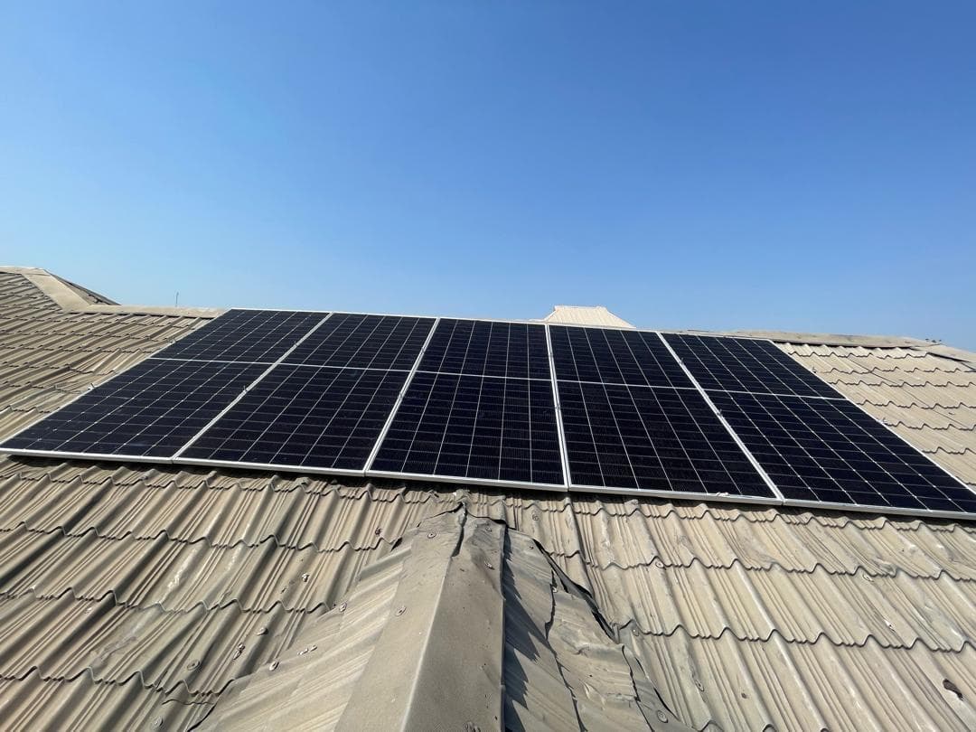 2kWh Lithium Battery + 4.2kVA Hybrid Solar System